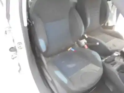 Veículo de Sucata peugeot 208 active do ano 2013 alimentado 9h06 (9hp)