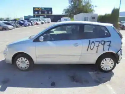 Veicolo di demolizione VOLKSWAGEN POLO (9N3) Advance dell'anno 2006 alimentato BNV