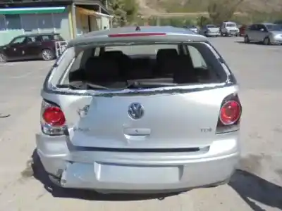 Veicolo di demolizione volkswagen polo (9n3) advance dell'anno 2006 alimentato bnv