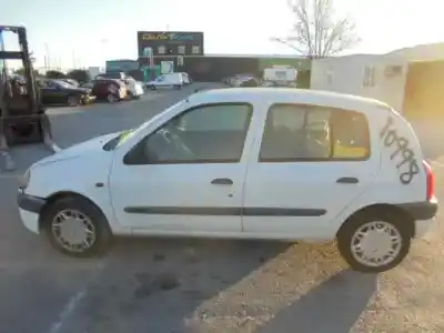 Veículo de Sucata RENAULT CLIO II FASE I (B/CBO) 1.2 do ano 2000 alimentado D7FD7