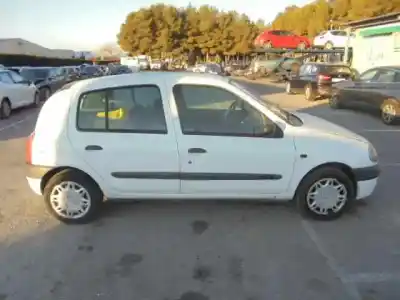 Veículo de Sucata renault clio ii fase i (b/cbo) 1.2 do ano 2000 alimentado d7fd7
