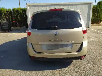 Véhicule à la ferraille renault                                            scenic iii                                                                                                                                                                                                                                                 dynamique                                                                                                                                                                                                                                                  de l'année 2010 alimenté k9kg8