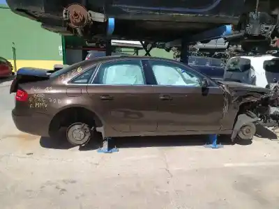 Vehicul casat audi a4 berlina (b8) básico al anului 2012 alimentat cag