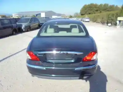 Scrapping Vehicle jaguar x-type 2.0 v6 of the year 2002 powered yb