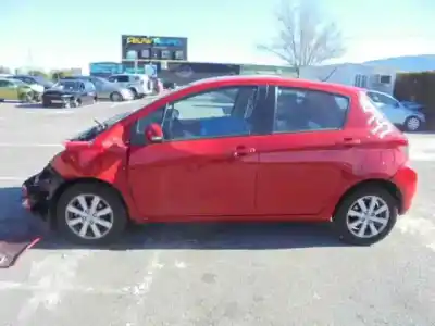 Veículo de Sucata TOYOTA YARIS Active do ano 2013 alimentado 1NR