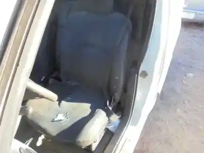 Здавання транспортного засобу renault kangoo (f/kc0) rn/alap modell (kcoa/c/d/e/h/u) року 2000 потужний f8q