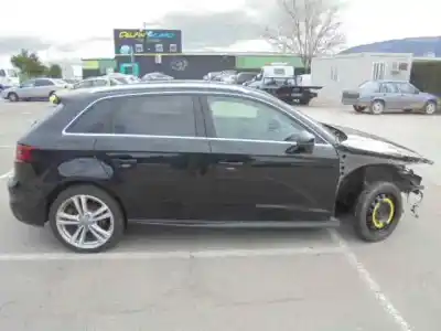 Veículo de Sucata audi a3 sportback (8va) ambiente do ano 2013 alimentado crb