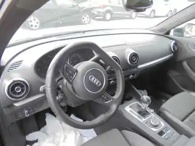 Veículo de Sucata audi a3 sportback (8va) ambiente do ano 2013 alimentado crb