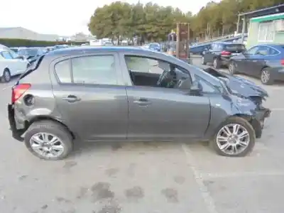 Здавання транспортного засобу opel corsa d selective року 2011 потужний a12xer