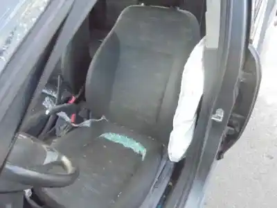 Здавання транспортного засобу opel corsa d selective року 2011 потужний a12xer