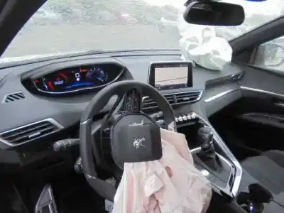 Veículo de Sucata peugeot 3008 gt-line do ano 2017 alimentado hn02