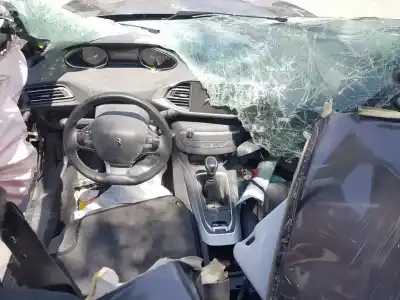 Veículo de Sucata peugeot 308 allure do ano 2020 alimentado yh01