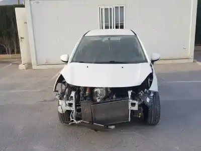 Veículo de Sucata citroen c3 attraction do ano 2015 alimentado bh02