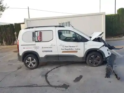 Здавання транспортного засобу peugeot rifter gt line standard року 2020 потужний yh01
