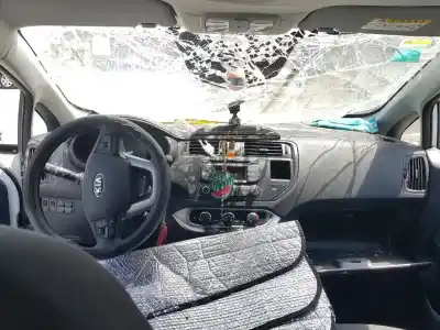 Vehicul casat kia rio basic al anului 2014 alimentat g4la