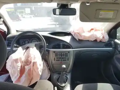 Véhicule à la ferraille citroen c5 berlina attraction de l'année 2007 alimenté 9hz