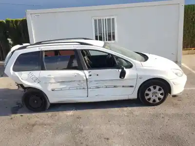 Scrapping Vehicle peugeot 307 break / sw (s1) xr clim of the year 2005 powered rhy