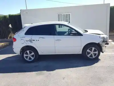 Sloopvoertuig renault koleos dynamique van het jaar 2011 aangedreven m9rh862