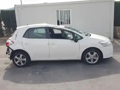 Veículo de Sucata toyota auris active do ano 2010 alimentado 1zr