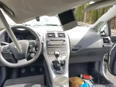 Veículo de Sucata toyota auris active do ano 2010 alimentado 1zr