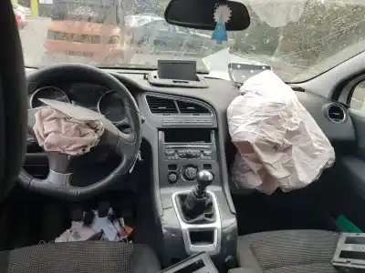 Veicolo di demolizione peugeot 5008 premium dell'anno 2011 alimentato rh02