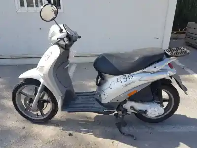 Veicolo di demolizione PIAGGIO (VESPA) LIBERTY LIBERTY 50 dell'anno 2008 alimentato C424M