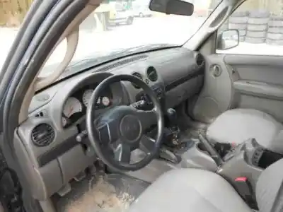 Sloopvoertuig jeep cherokee (kj) 2.5 crd limited van het jaar 2002 aangedreven 99b