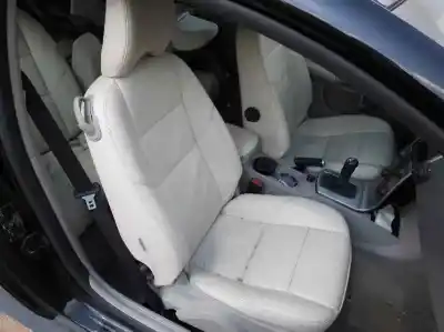 Veículo de Sucata volvo c30 2.0 d do ano 2007 alimentado d4204t