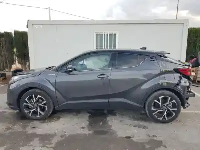 Véhicule à la ferraille TOYOTA                                             C-HR                                                                                                                                                                                                                                                       Hybrid Dynamic                                                                                                                                                                                                                                             de l'année 2020 alimenté M20A-FXS