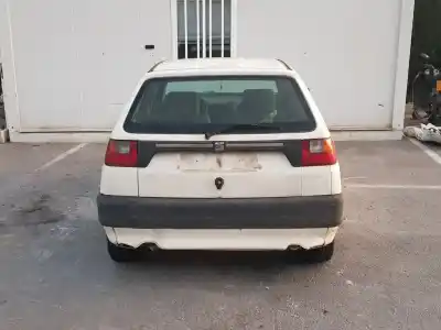 Véhicule à la ferraille seat ibiza (6k) s de l'année 1994 alimenté abu