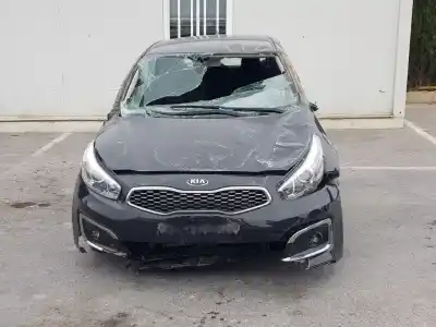 Veículo de Sucata kia ceed business do ano 2018 alimentado g4lc