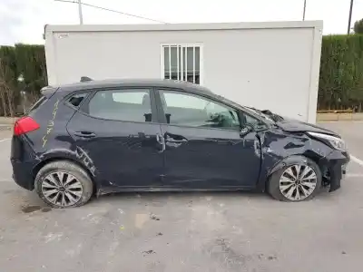 Veículo de Sucata kia ceed business do ano 2018 alimentado g4lc