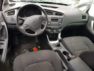 Veículo de Sucata kia ceed business do ano 2018 alimentado g4lc