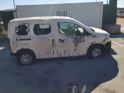 Veículo de Sucata peugeot rifter acristalada do ano 2021 alimentado yh01