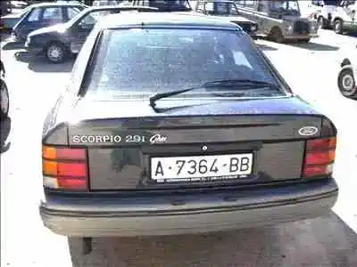 Véhicule à la ferraille ford scorpio 2.8 v6 de l'année 1988 alimenté 