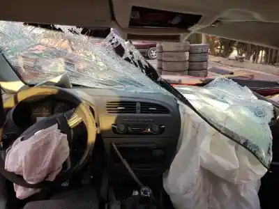 Veículo de Sucata seat leon (1p1) reference do ano 2010 alimentado caxc