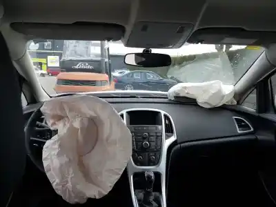 Veículo de Sucata opel astra j lim. excellence do ano 2015 alimentado b16dtl