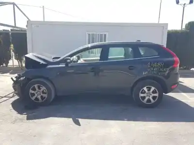 Veicolo di demolizione VOLVO XC60 Kinetic Drive dell'anno 2012 alimentato D5204T3