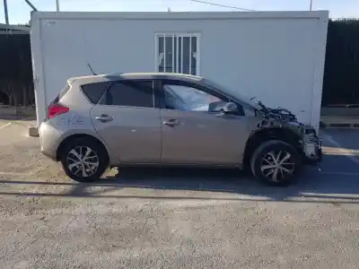 Veículo de Sucata toyota auris active do ano 2013 alimentado 1zr