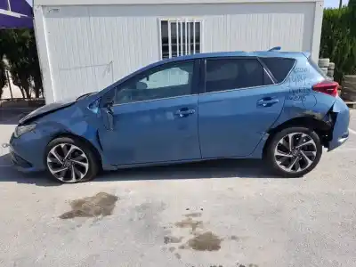 Veículo de Sucata TOYOTA AURIS Active do ano 2015 alimentado 8NR