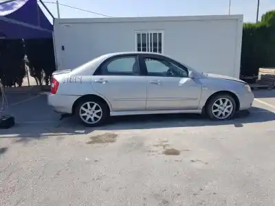 Sloopvoertuig kia cerato 2.0 lx crdi familiar van het jaar 2006 aangedreven d4ea