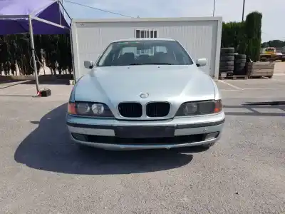 Sloopvoertuig bmw serie 5 berlina (e39) 525tds van het jaar 1999 aangedreven 256t1