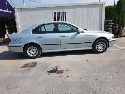 Sloopvoertuig bmw serie 5 berlina (e39) 525tds van het jaar 1999 aangedreven 256t1