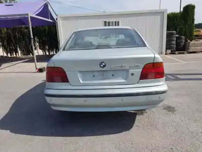 Sloopvoertuig bmw serie 5 berlina (e39) 525tds van het jaar 1999 aangedreven 256t1