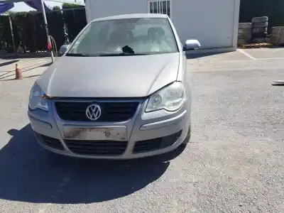 Veicolo di demolizione volkswagen                                         polo (9n3)                                                                                                                                                                                                                                                 advance                                                                                                                                                                                                                                                    dell'anno 2006 alimentato bnm