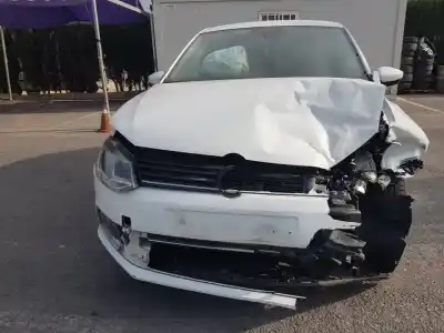 Veicolo di demolizione volkswagen polo (6c1) comfortline bluemotion dell'anno 2014 alimentato cus