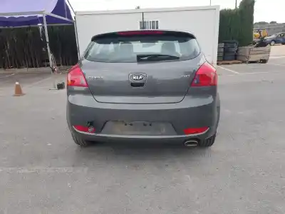 Veículo de Sucata kia cee´d drive do ano 2011 alimentado d4fb-5w