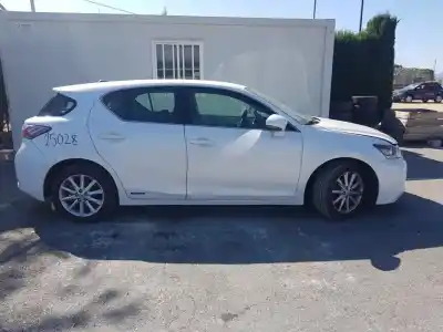 Scrapping Vehicle lexus ct 200h of the year 2011 powered 2zr