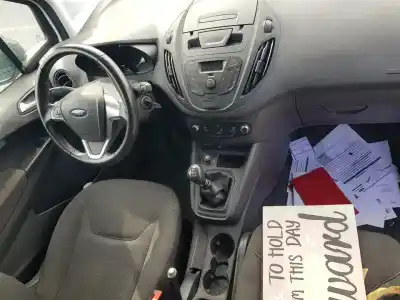 Veicolo di demolizione ford transit courier ambiente dell'anno 2019 alimentato xwcb