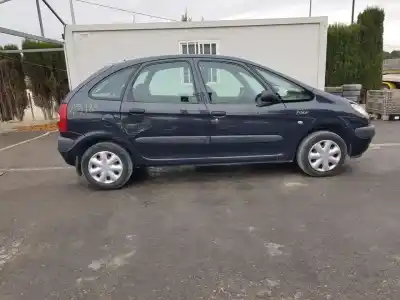 Sloopvoertuig citroen xsara picasso 1.6 16v exclusive van het jaar 2001 aangedreven nfv